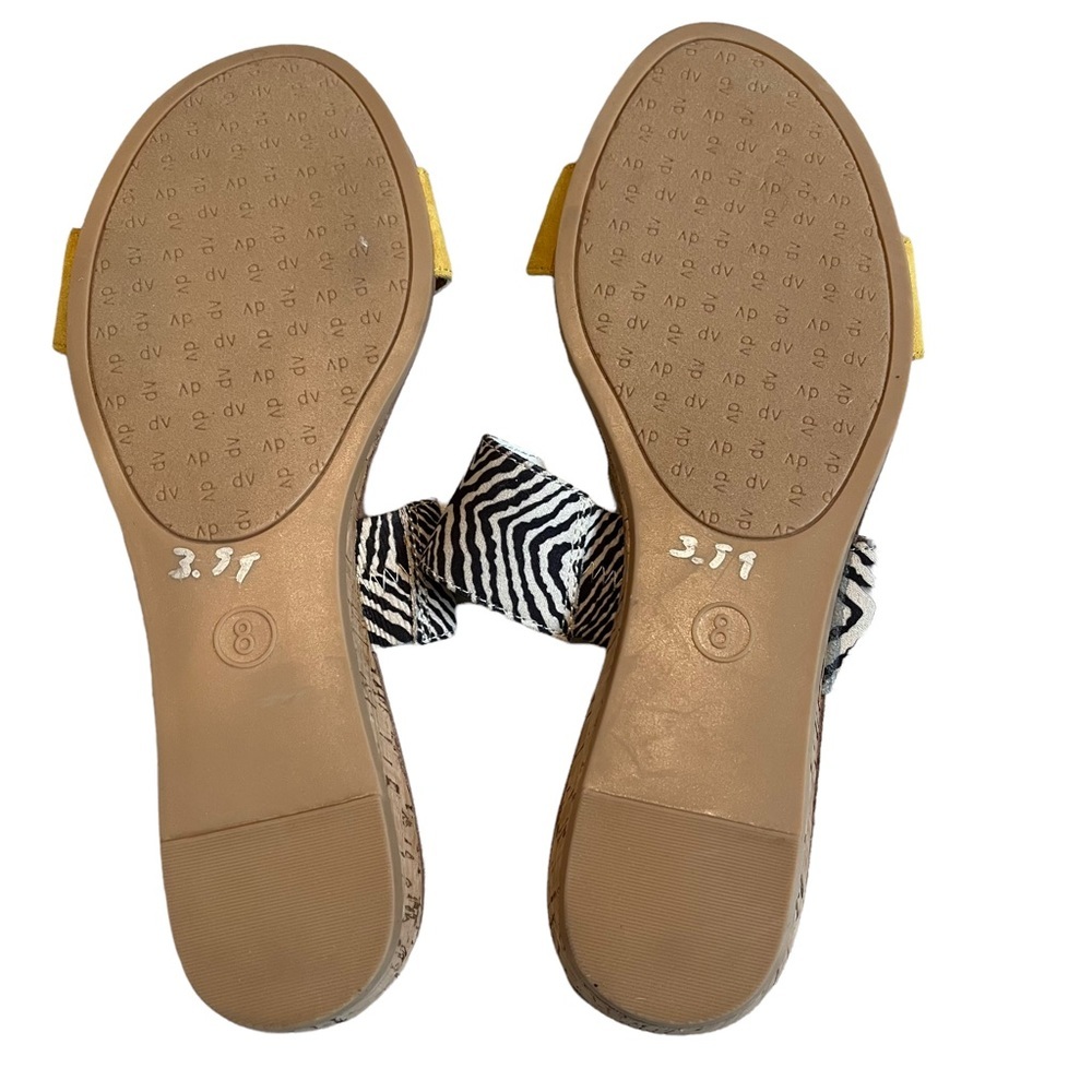DV Bailey Slide Sandals - Picture 8 of 8